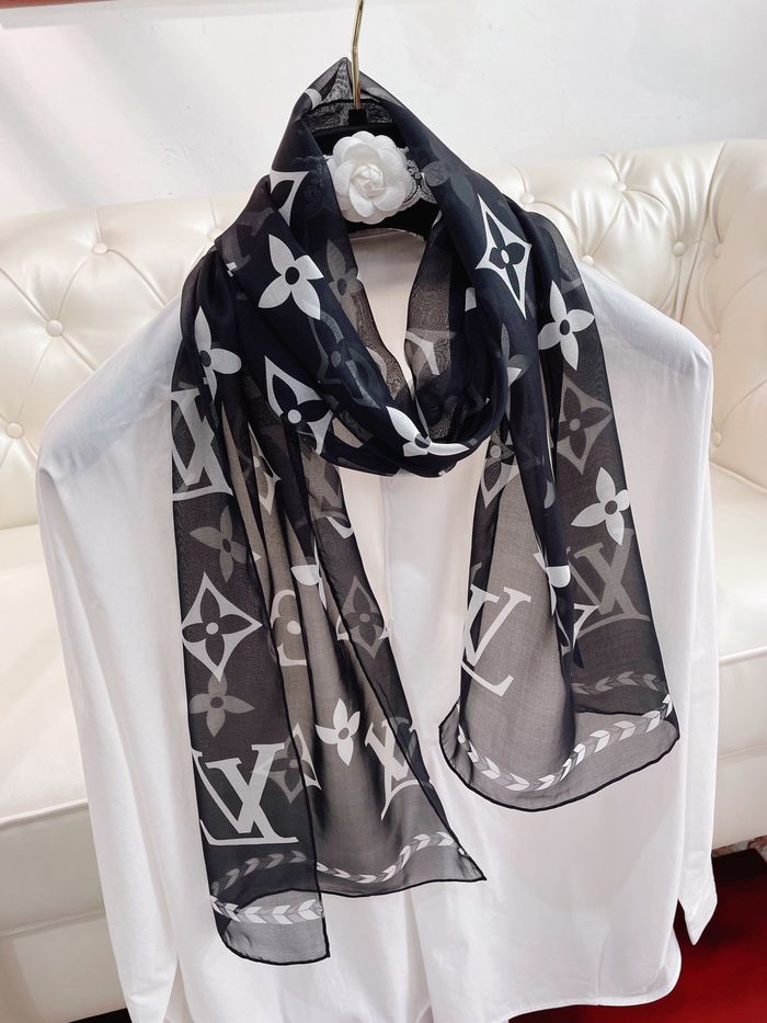 Louis Vuitton Scarf LVS00017